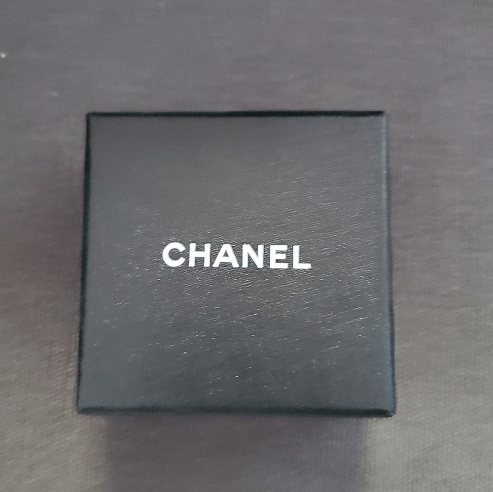 Earring Chanel Box